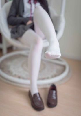 变小被美丽妈妈踩死作文_BD韩语电影在线看