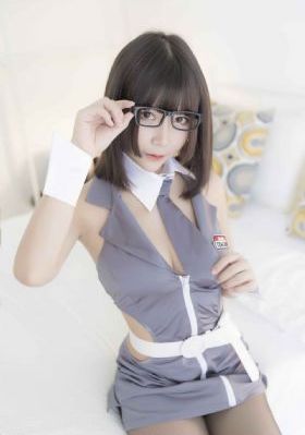舌尖逗拨她粉嫩的小缝_BD英语高清完整版播放